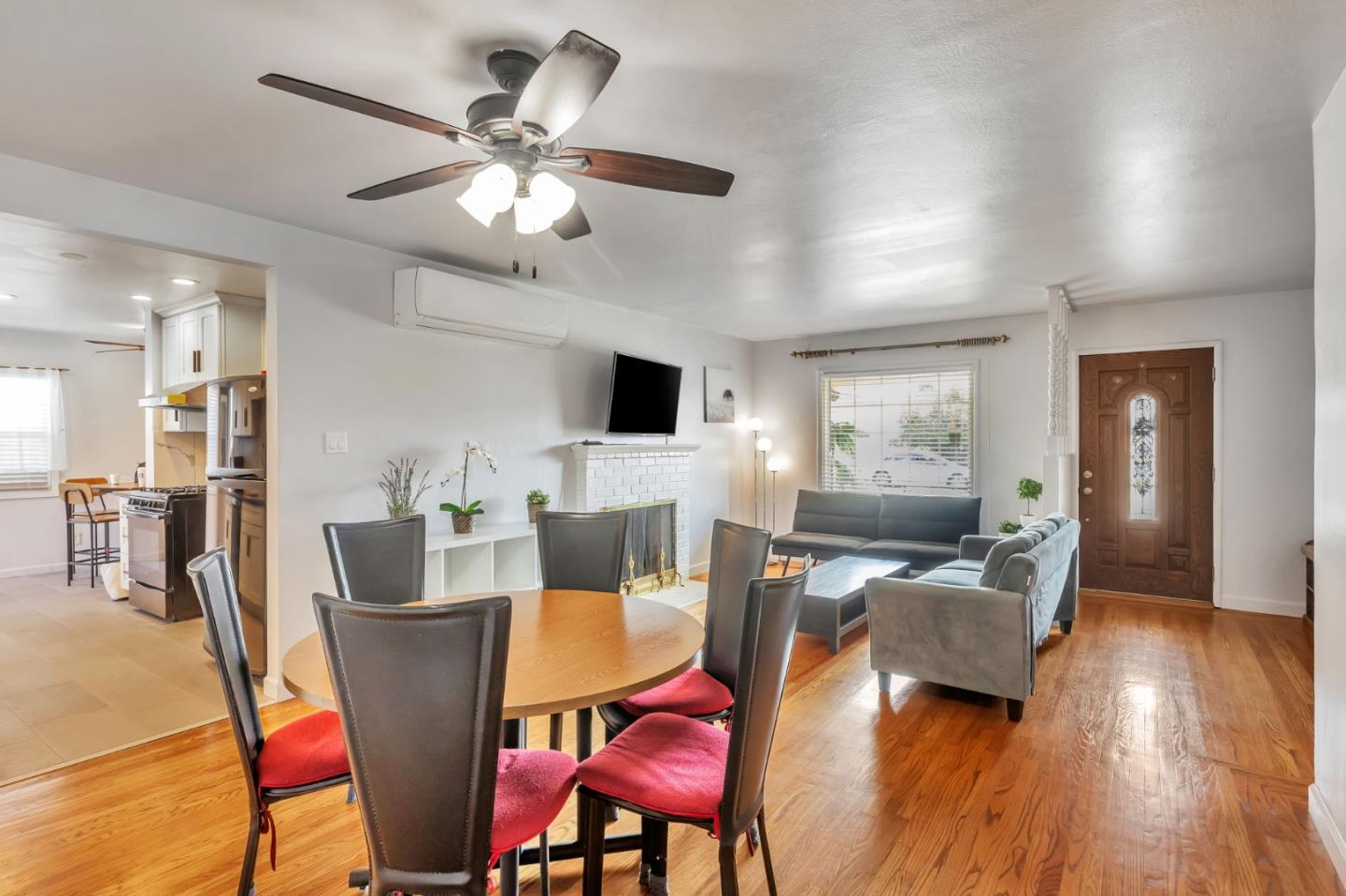 Detail Gallery Image 5 of 12 For 364 Lion St, Hayward,  CA 94541 - 3 Beds | 2 Baths