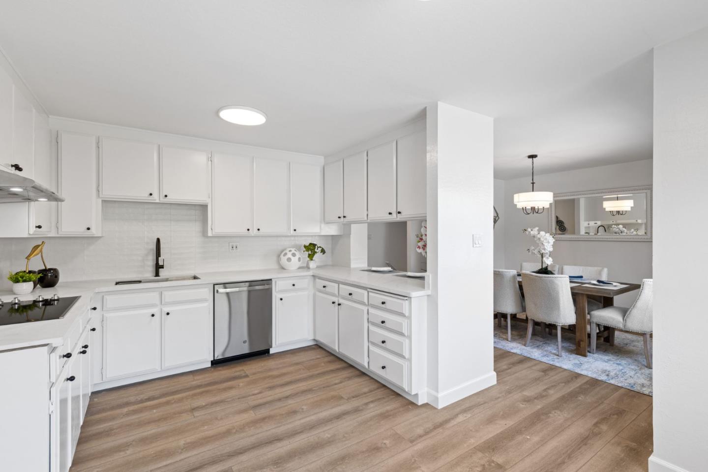 Detail Gallery Image 12 of 41 For 112 Galewood Cir, San Francisco,  CA 94131 - 3 Beds | 2/1 Baths
