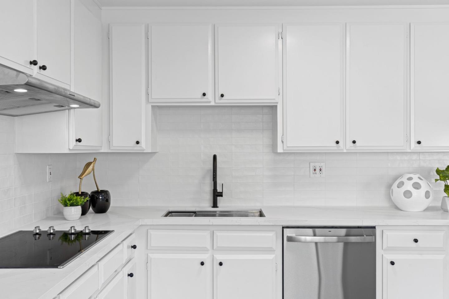 Detail Gallery Image 13 of 41 For 112 Galewood Cir, San Francisco,  CA 94131 - 3 Beds | 2/1 Baths