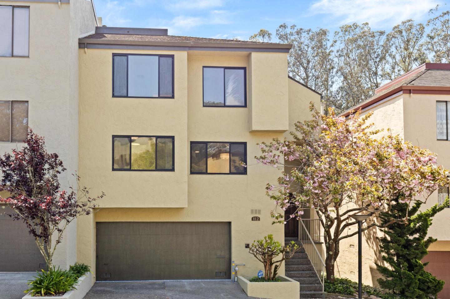 Detail Gallery Image 2 of 41 For 112 Galewood Cir, San Francisco,  CA 94131 - 3 Beds | 2/1 Baths