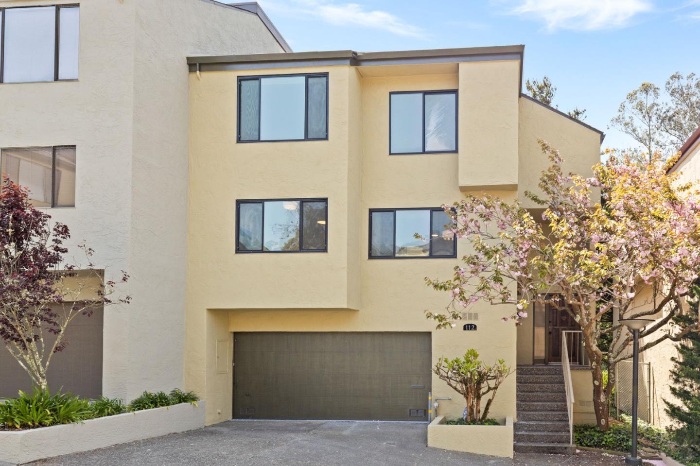 Detail Gallery Image 3 of 41 For 112 Galewood Cir, San Francisco,  CA 94131 - 3 Beds | 2/1 Baths