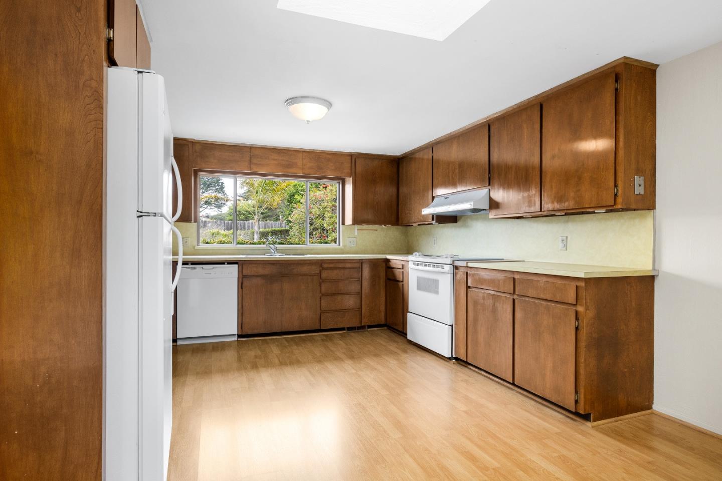 Detail Gallery Image 11 of 42 For 232 Peninsula Dr, Marina,  CA 93933 - 3 Beds | 2/1 Baths