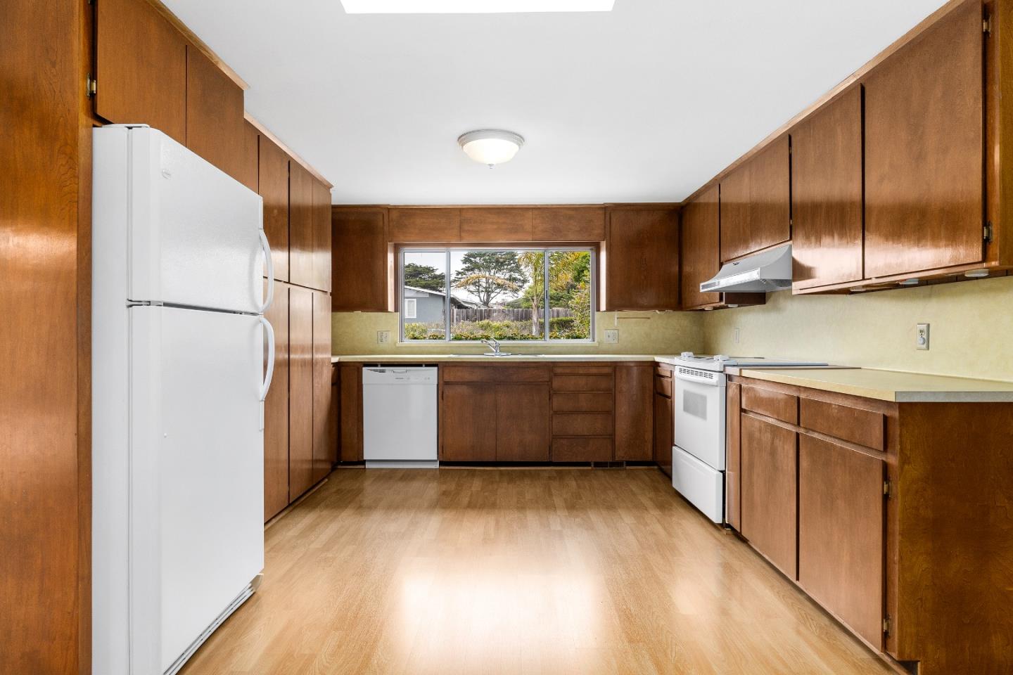 Detail Gallery Image 12 of 42 For 232 Peninsula Dr, Marina,  CA 93933 - 3 Beds | 2/1 Baths