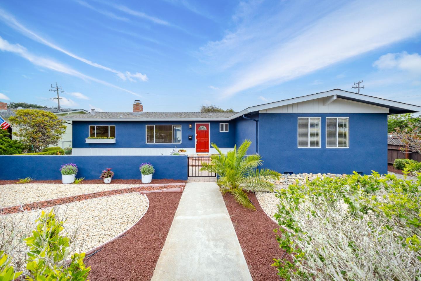 Detail Gallery Image 2 of 42 For 232 Peninsula Dr, Marina,  CA 93933 - 3 Beds | 2/1 Baths