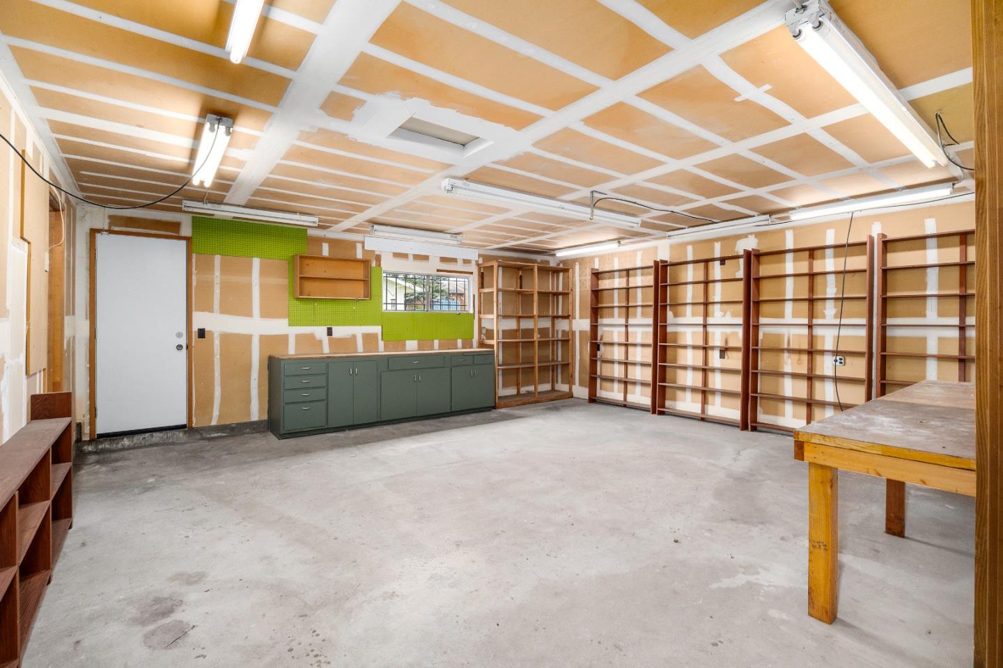 Detail Gallery Image 39 of 42 For 232 Peninsula Dr, Marina,  CA 93933 - 3 Beds | 2/1 Baths
