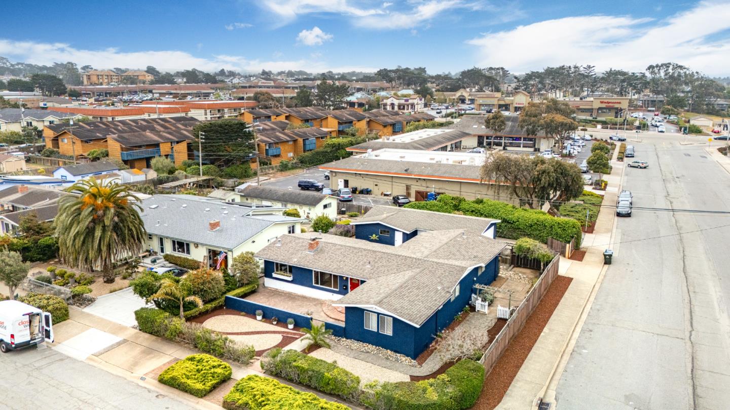 Detail Gallery Image 4 of 42 For 232 Peninsula Dr, Marina,  CA 93933 - 3 Beds | 2/1 Baths