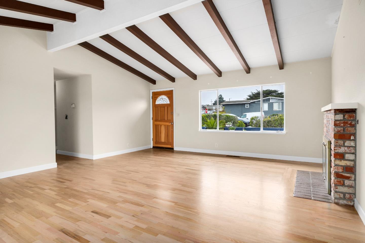 Detail Gallery Image 9 of 42 For 232 Peninsula Dr, Marina,  CA 93933 - 3 Beds | 2/1 Baths