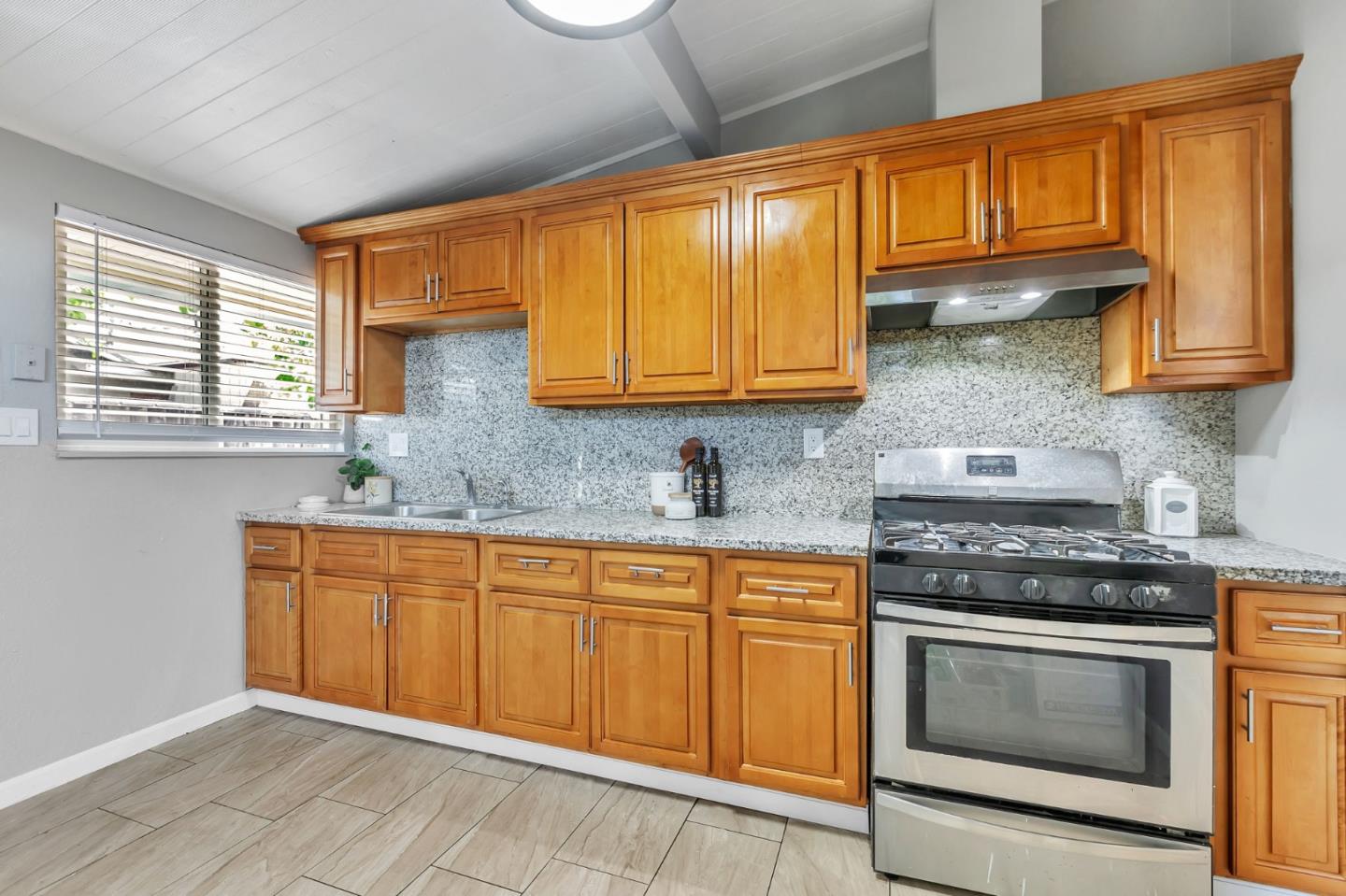 Detail Gallery Image 17 of 42 For 1369 Bal Harbor Way, San Jose,  CA 95122 - 3 Beds | 1/1 Baths
