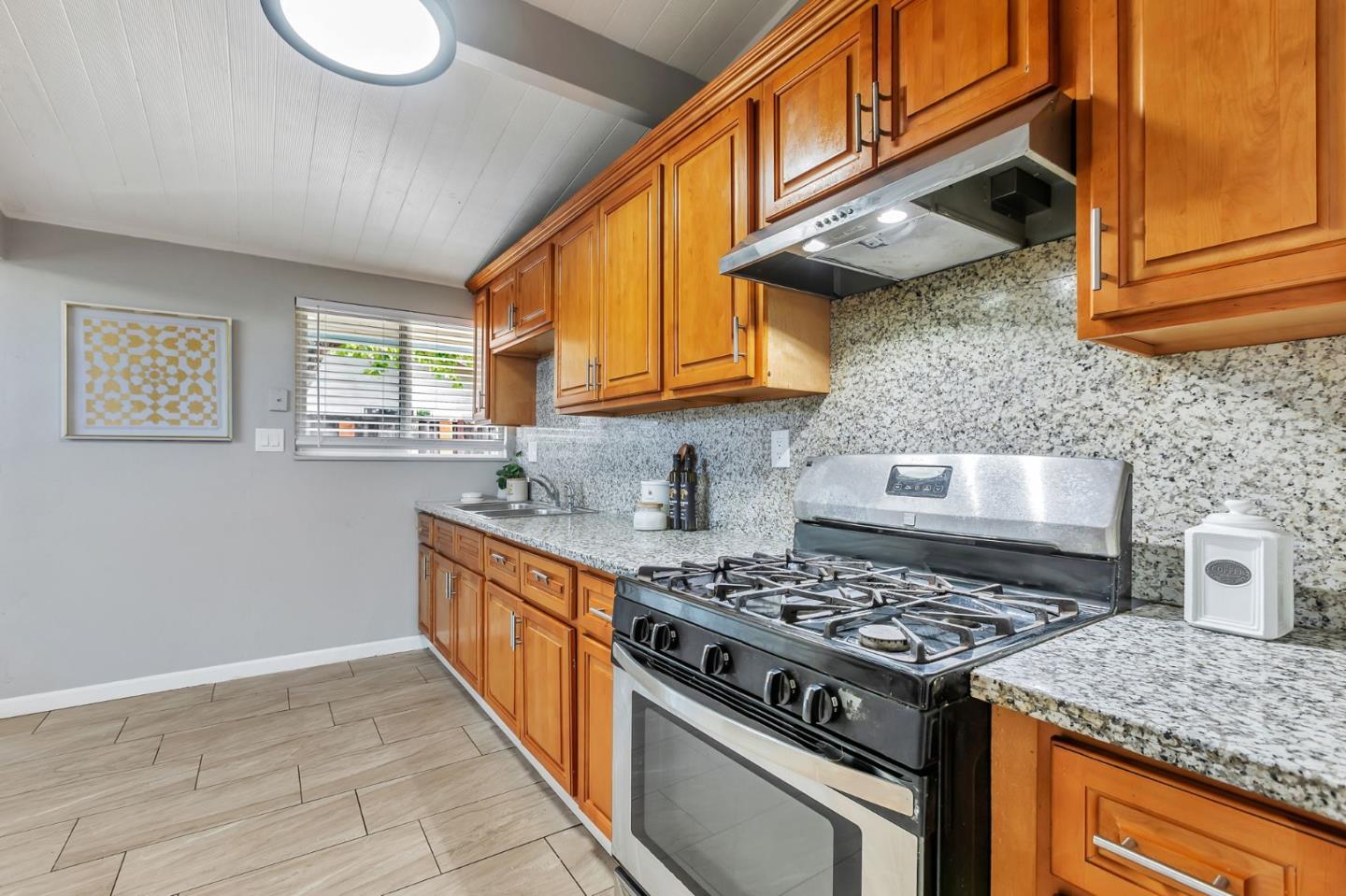 Detail Gallery Image 18 of 42 For 1369 Bal Harbor Way, San Jose,  CA 95122 - 3 Beds | 1/1 Baths