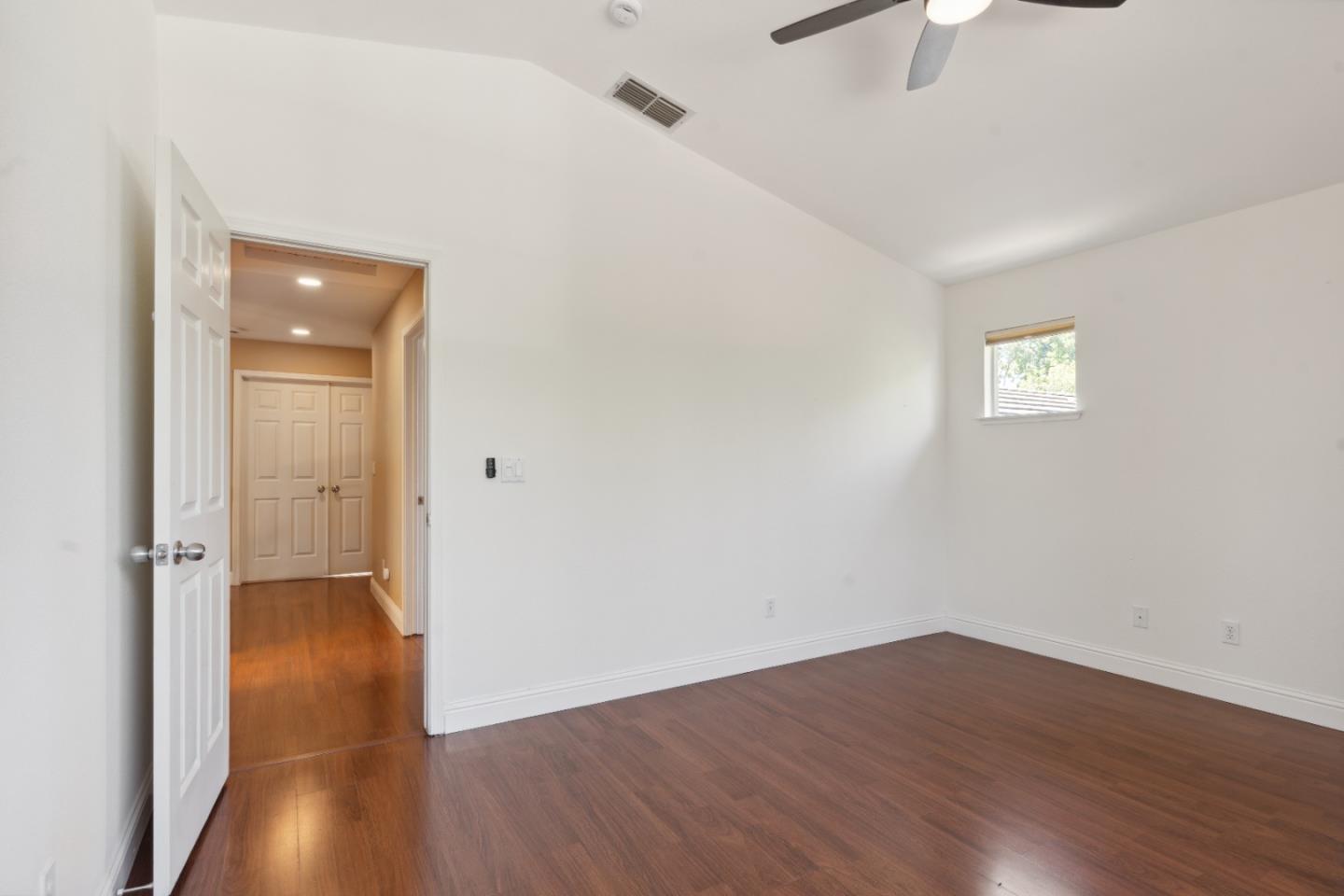 Detail Gallery Image 19 of 30 For 1418 Eligio Ln, Davis,  CA 95618 - 4 Beds | 3 Baths