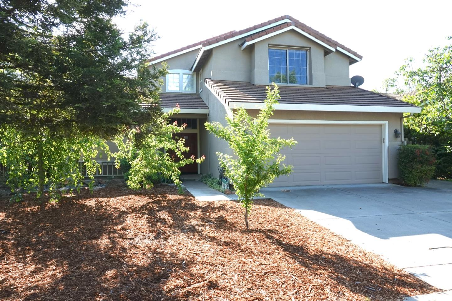 Detail Gallery Image 2 of 13 For 1418 Eligio Ln, Davis,  CA 95618 - 4 Beds | 3 Baths