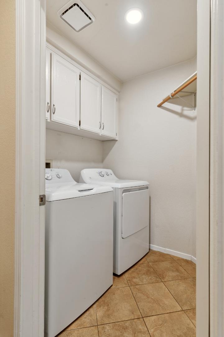 Detail Gallery Image 25 of 30 For 1418 Eligio Ln, Davis,  CA 95618 - 4 Beds | 3 Baths