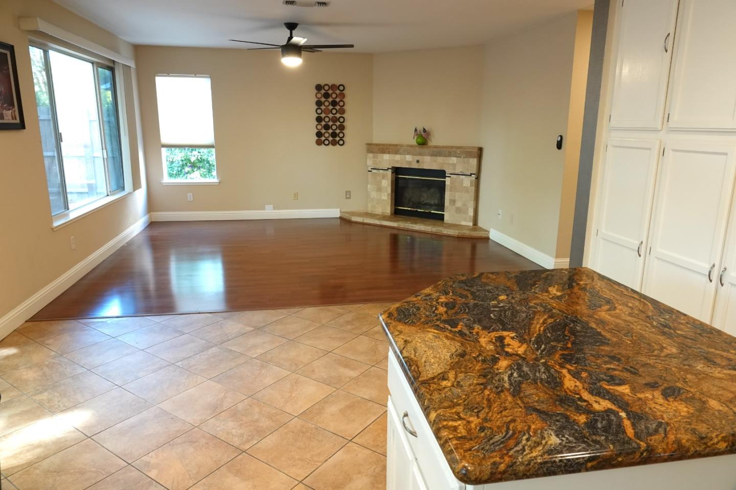 Detail Gallery Image 7 of 13 For 1418 Eligio Ln, Davis,  CA 95618 - 4 Beds | 3 Baths
