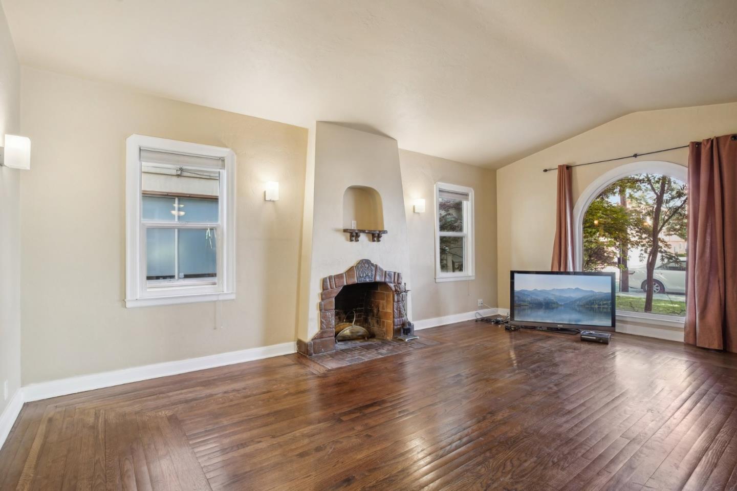 Detail Gallery Image 5 of 31 For 1024-1028 Parkinson Ct, San Jose,  CA 95126 - – Beds | – Baths