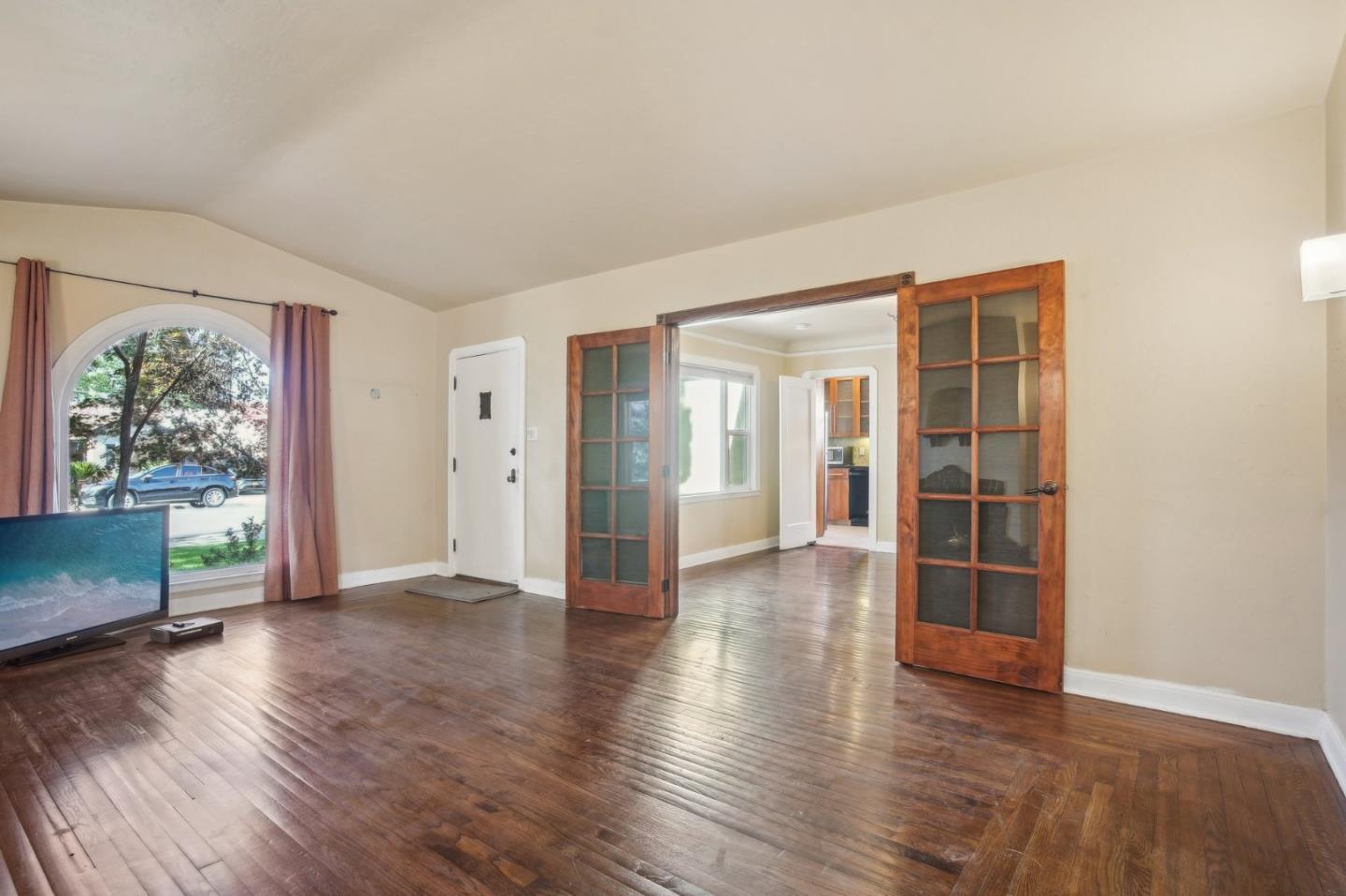 Detail Gallery Image 6 of 31 For 1024-1028 Parkinson Ct, San Jose,  CA 95126 - – Beds | – Baths