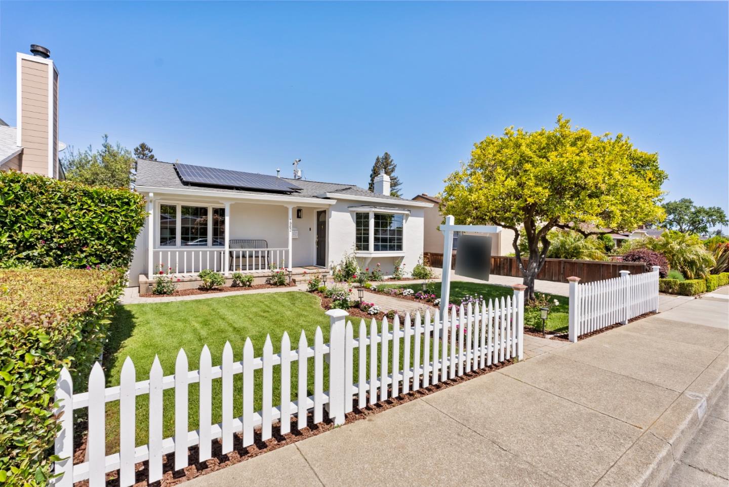 Detail Gallery Image 2 of 34 For 1962 Brittan Ave, San Carlos,  CA 94070 - 2 Beds | 2 Baths