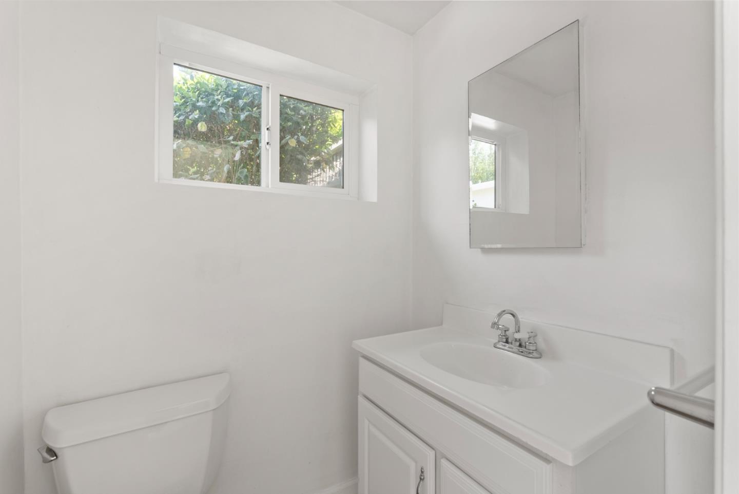 Detail Gallery Image 34 of 34 For 1962 Brittan Ave, San Carlos,  CA 94070 - 2 Beds | 2 Baths