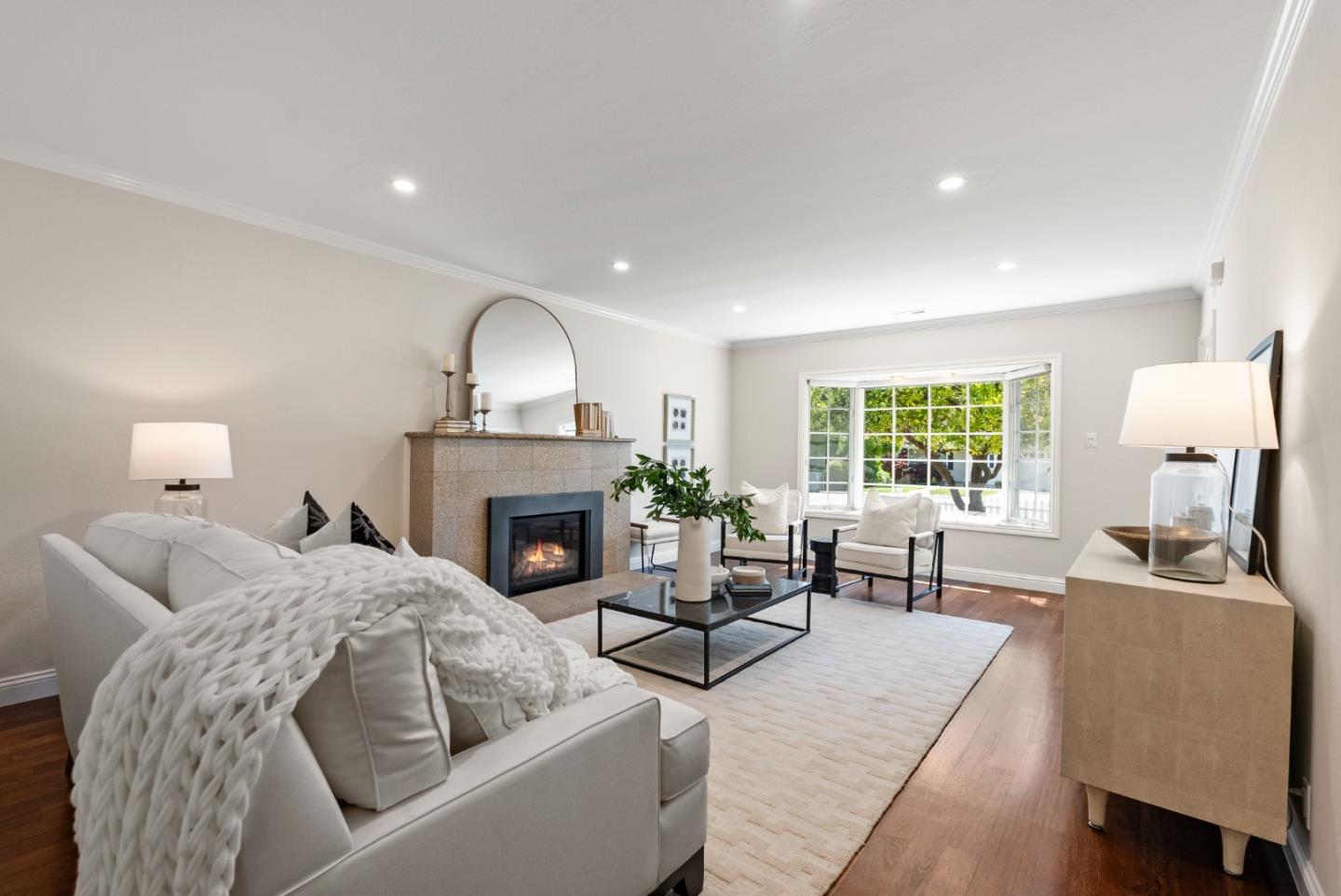 Detail Gallery Image 6 of 34 For 1962 Brittan Ave, San Carlos,  CA 94070 - 2 Beds | 2 Baths