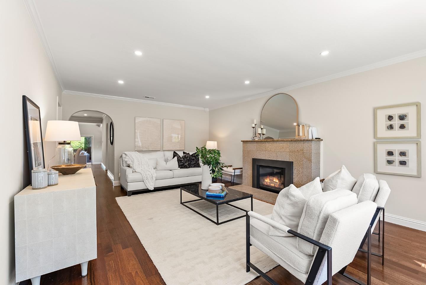 Detail Gallery Image 8 of 34 For 1962 Brittan Ave, San Carlos,  CA 94070 - 2 Beds | 2 Baths