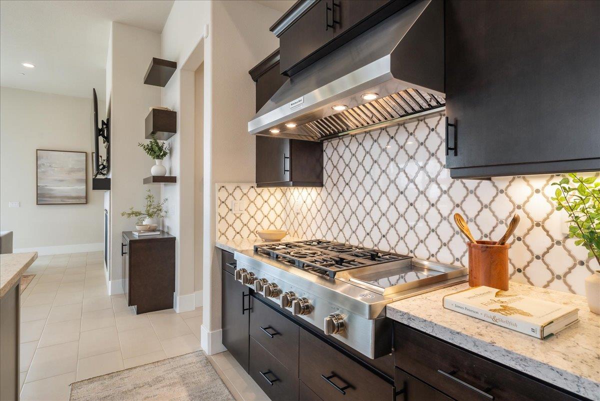 Detail Gallery Image 10 of 65 For 2999 Bluffs Dr, Marina,  CA 93933 - 6 Beds | 3/1 Baths
