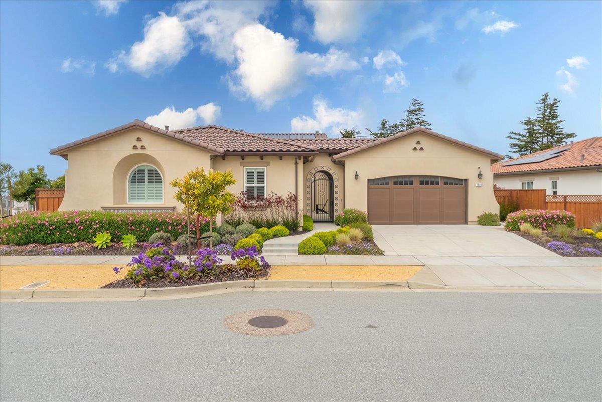 Detail Gallery Image 2 of 65 For 2999 Bluffs Dr, Marina,  CA 93933 - 6 Beds | 3/1 Baths