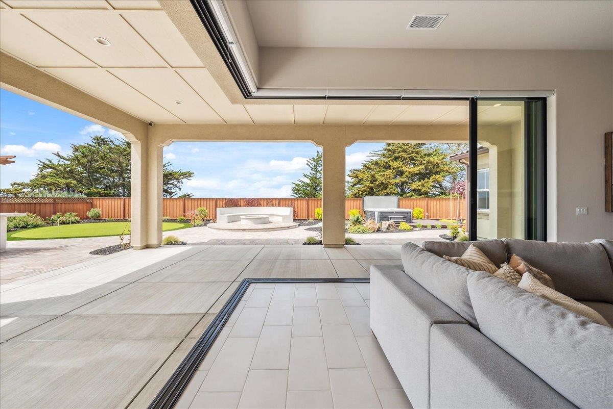 Detail Gallery Image 20 of 65 For 2999 Bluffs Dr, Marina,  CA 93933 - 6 Beds | 3/1 Baths