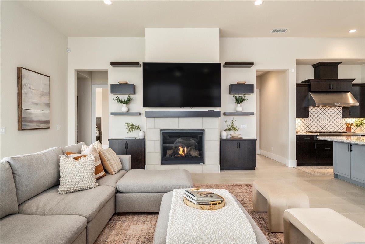 Detail Gallery Image 26 of 65 For 2999 Bluffs Dr, Marina,  CA 93933 - 6 Beds | 3/1 Baths