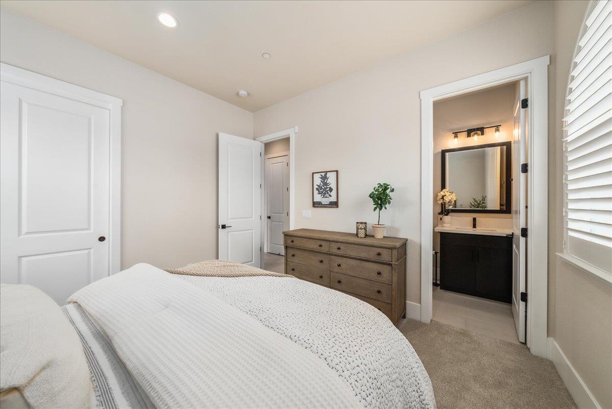 Detail Gallery Image 34 of 65 For 2999 Bluffs Dr, Marina,  CA 93933 - 6 Beds | 3/1 Baths