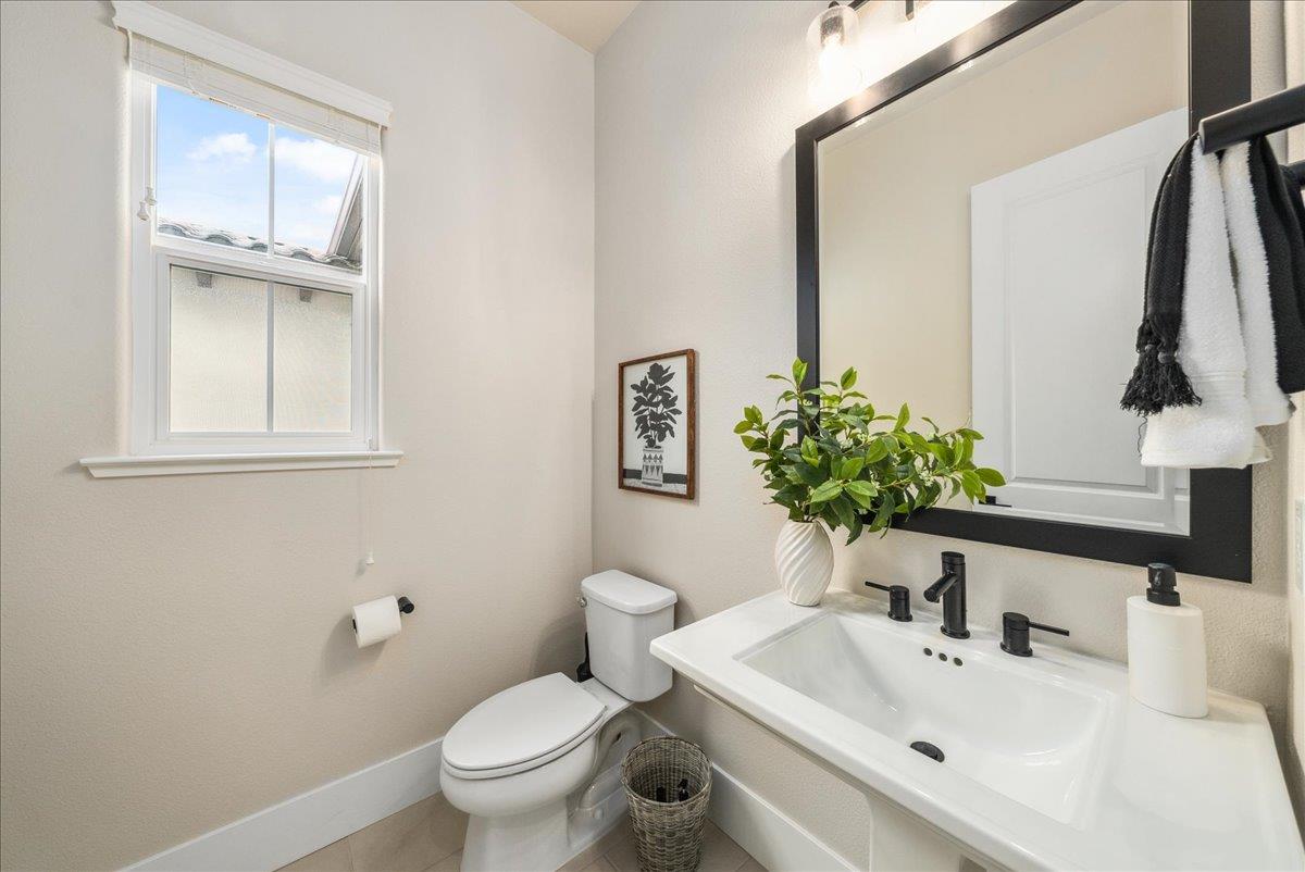 Detail Gallery Image 42 of 65 For 2999 Bluffs Dr, Marina,  CA 93933 - 6 Beds | 3/1 Baths
