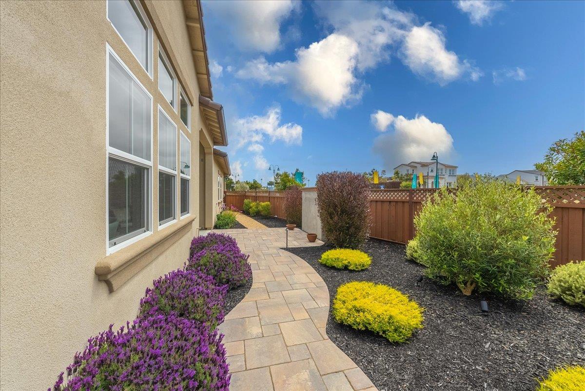 Detail Gallery Image 45 of 65 For 2999 Bluffs Dr, Marina,  CA 93933 - 6 Beds | 3/1 Baths