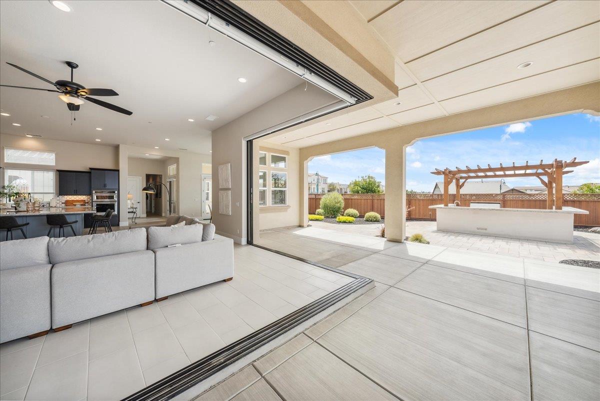Detail Gallery Image 46 of 65 For 2999 Bluffs Dr, Marina,  CA 93933 - 6 Beds | 3/1 Baths