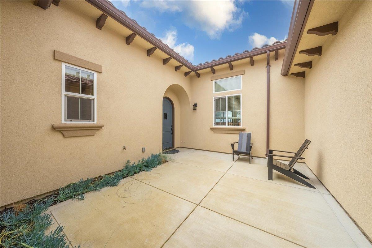 Detail Gallery Image 5 of 65 For 2999 Bluffs Dr, Marina,  CA 93933 - 6 Beds | 3/1 Baths