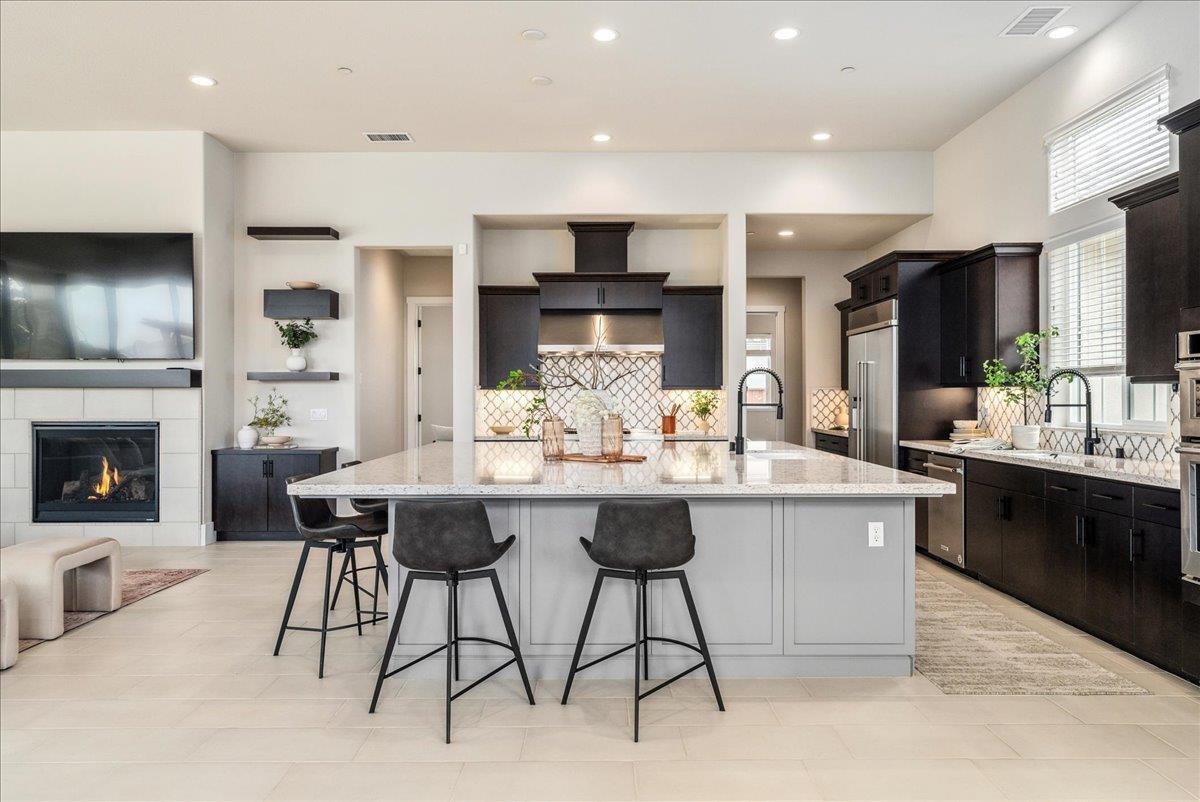 Detail Gallery Image 8 of 65 For 2999 Bluffs Dr, Marina,  CA 93933 - 6 Beds | 3/1 Baths