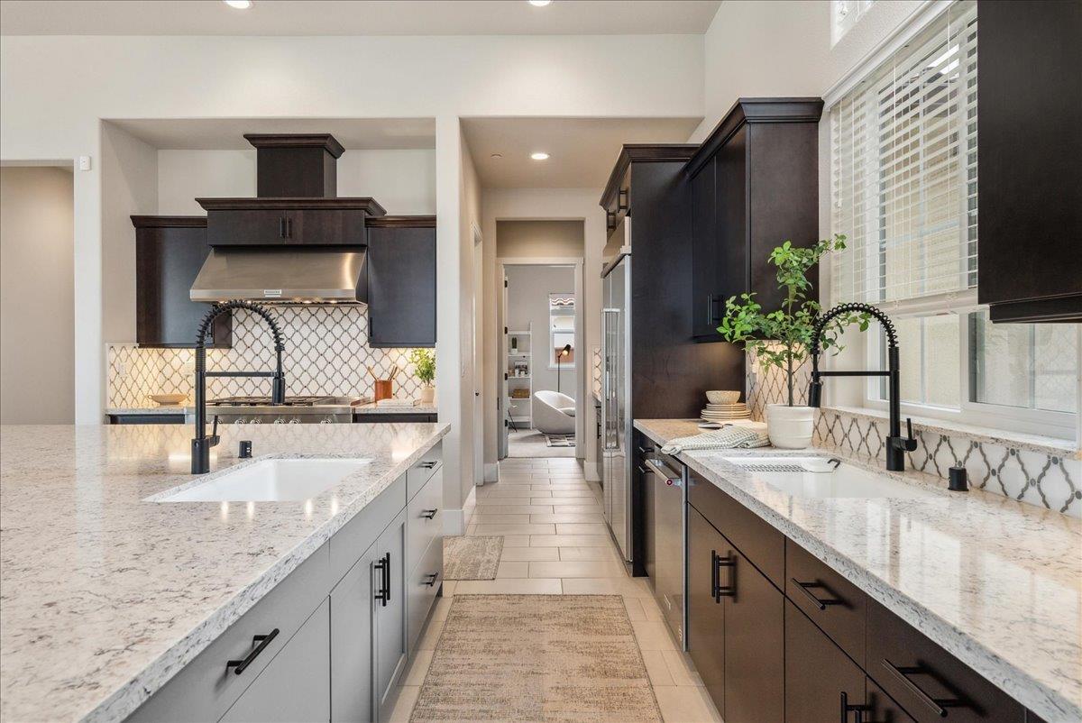 Detail Gallery Image 9 of 65 For 2999 Bluffs Dr, Marina,  CA 93933 - 6 Beds | 3/1 Baths