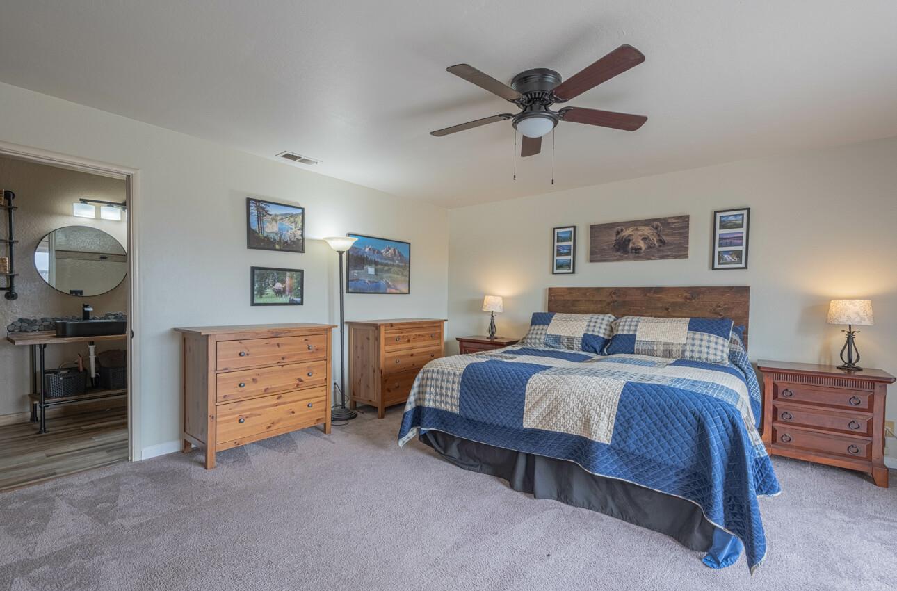 Detail Gallery Image 13 of 35 For 528 La Mesa Dr, Salinas,  CA 93901 - 3 Beds | 3 Baths