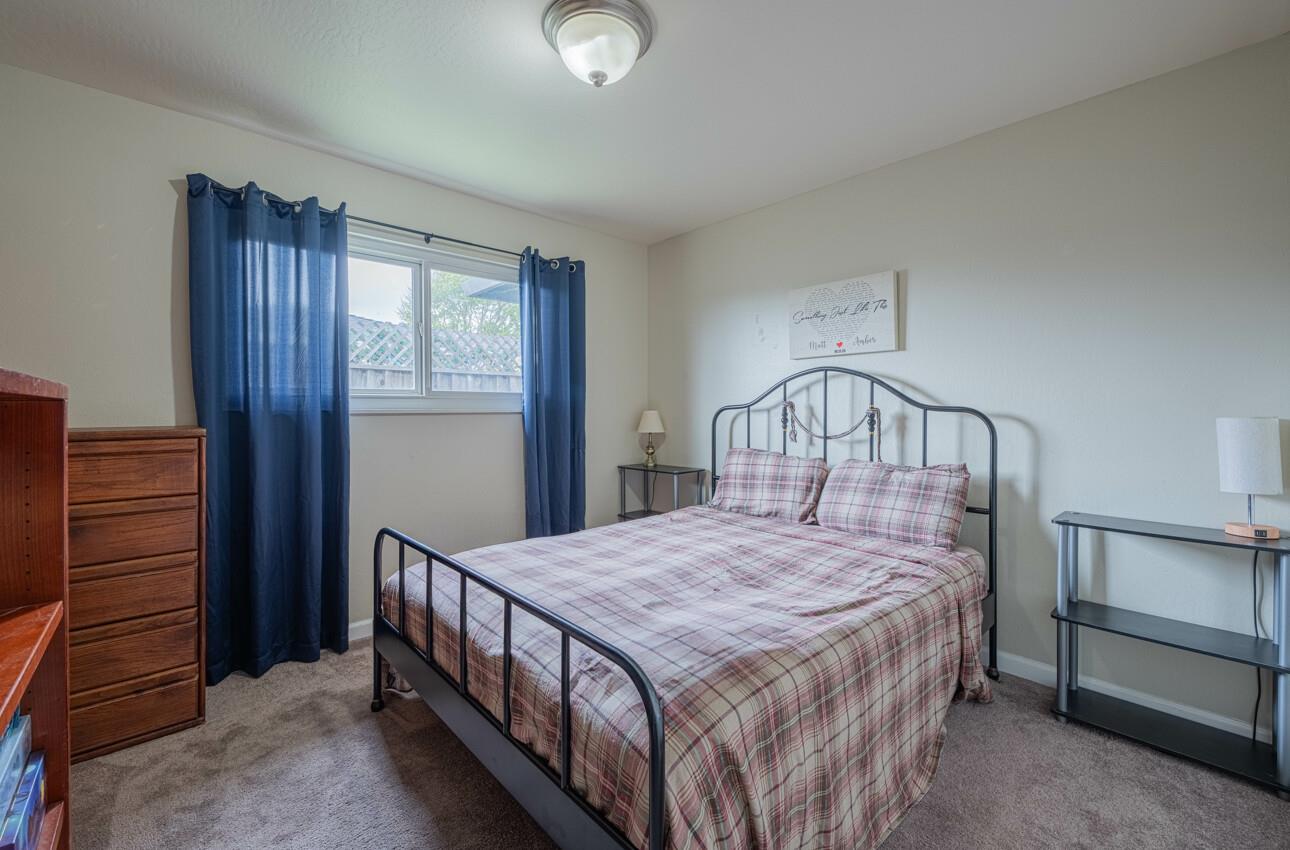 Detail Gallery Image 19 of 35 For 528 La Mesa Dr, Salinas,  CA 93901 - 3 Beds | 3 Baths