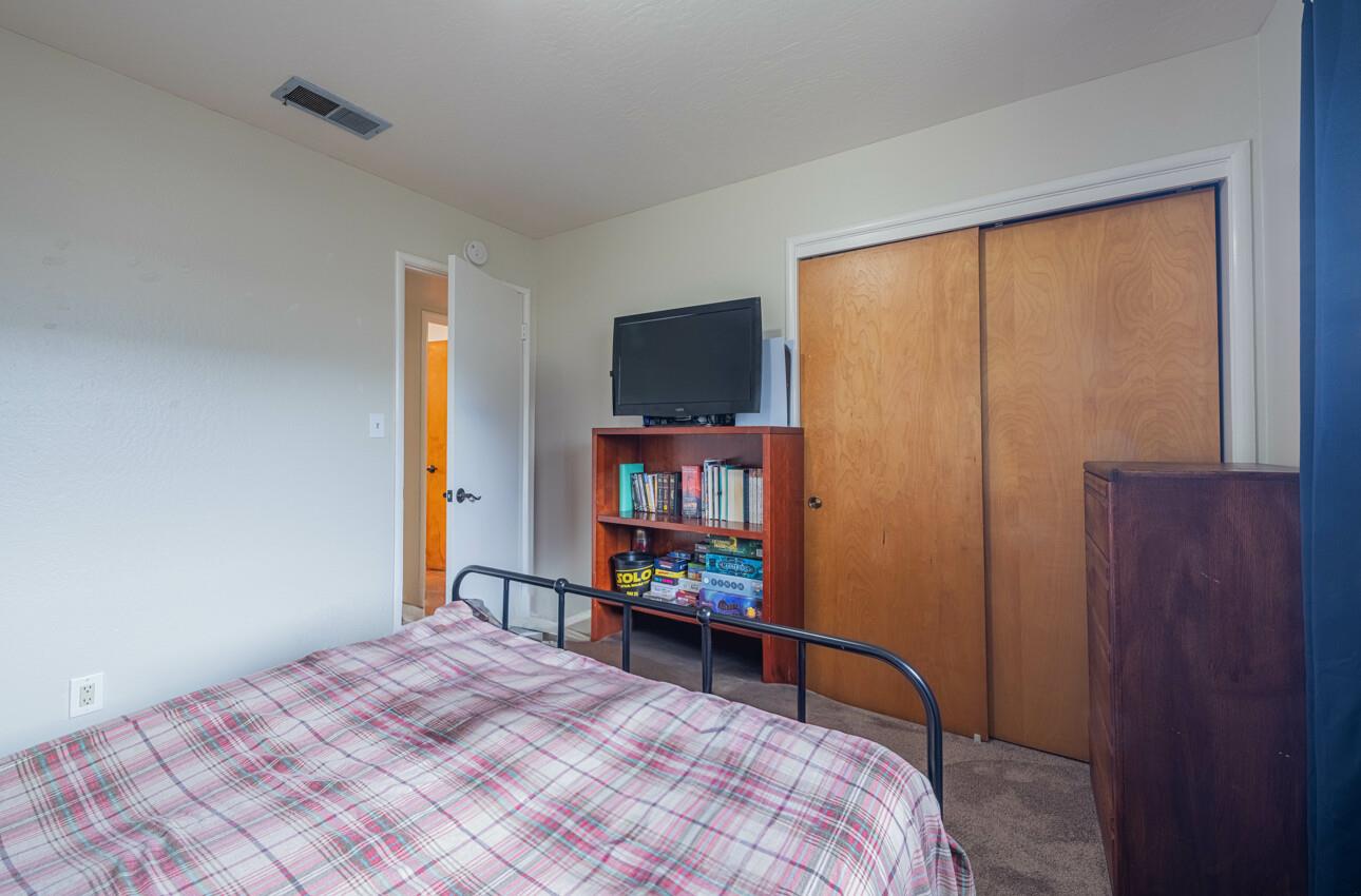 Detail Gallery Image 20 of 35 For 528 La Mesa Dr, Salinas,  CA 93901 - 3 Beds | 3 Baths