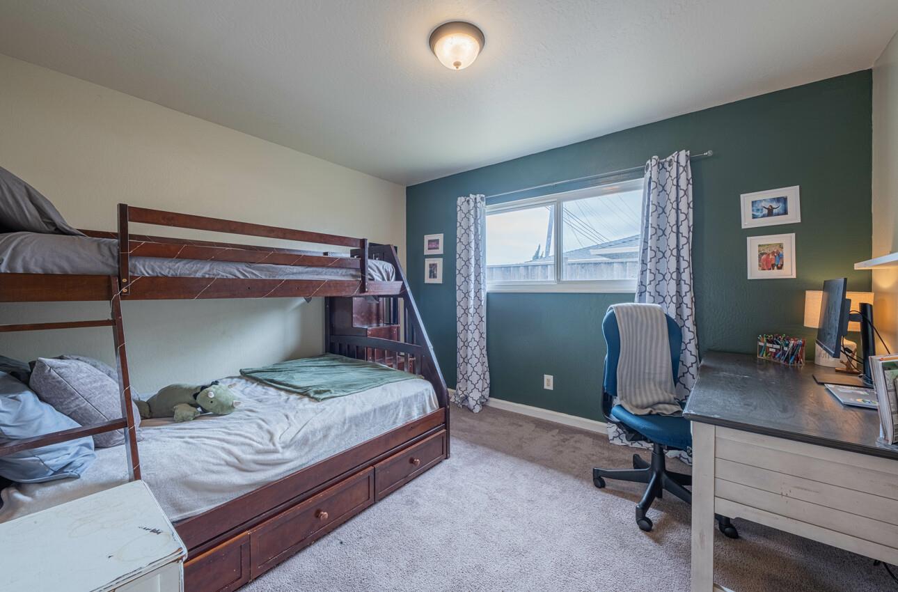 Detail Gallery Image 21 of 35 For 528 La Mesa Dr, Salinas,  CA 93901 - 3 Beds | 3 Baths