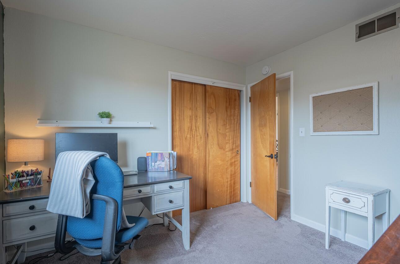 Detail Gallery Image 22 of 35 For 528 La Mesa Dr, Salinas,  CA 93901 - 3 Beds | 3 Baths