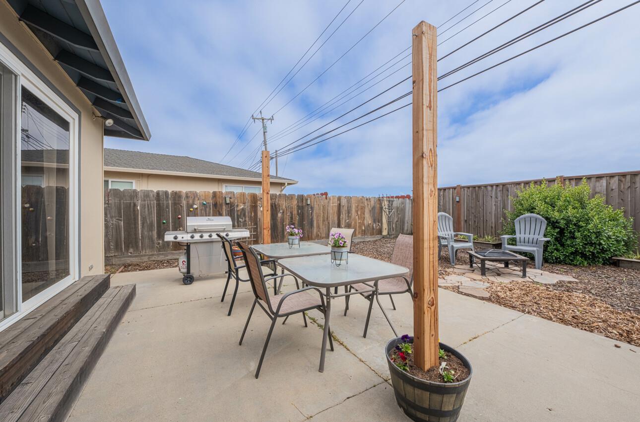 Detail Gallery Image 32 of 35 For 528 La Mesa Dr, Salinas,  CA 93901 - 3 Beds | 3 Baths