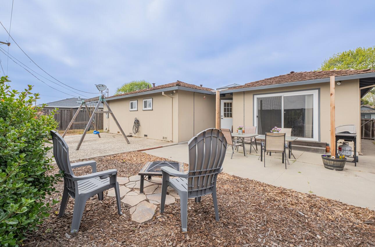 Detail Gallery Image 34 of 35 For 528 La Mesa Dr, Salinas,  CA 93901 - 3 Beds | 3 Baths