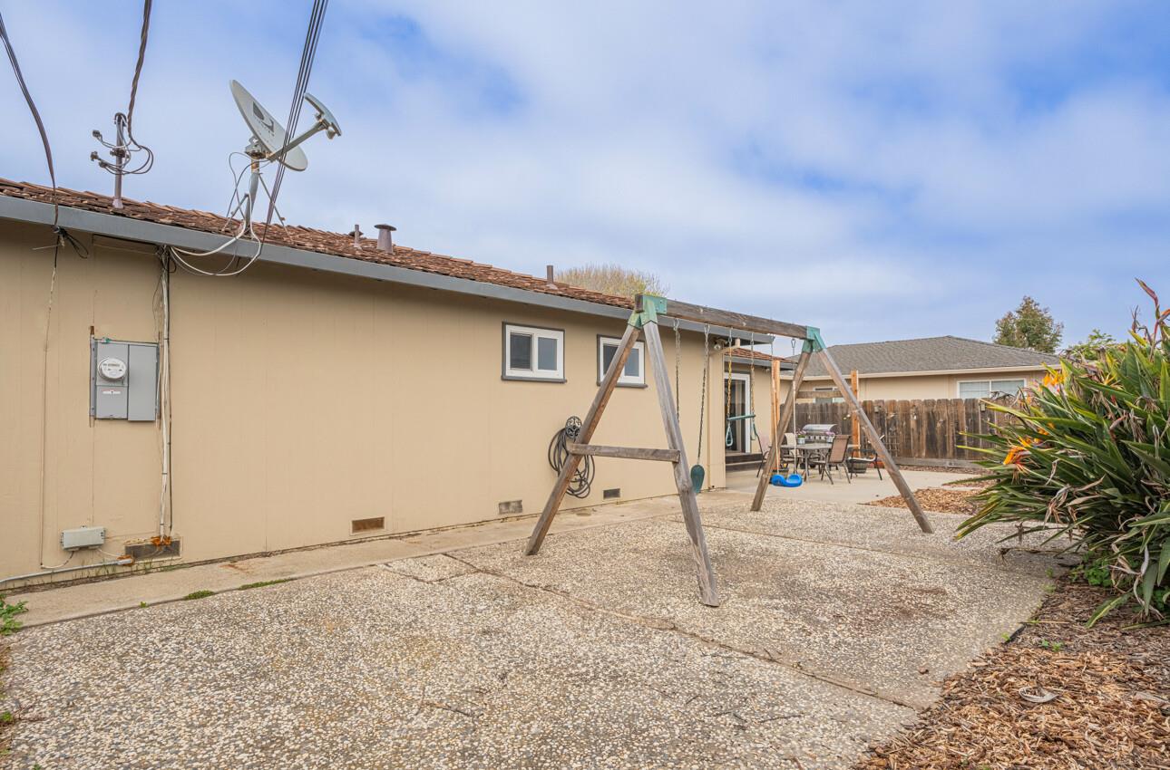 Detail Gallery Image 35 of 35 For 528 La Mesa Dr, Salinas,  CA 93901 - 3 Beds | 3 Baths