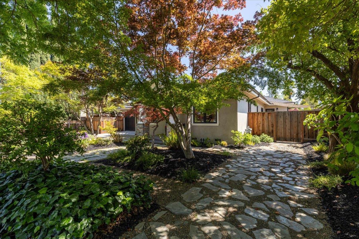 Detail Gallery Image 3 of 38 For 206 Catalpa Ln, Campbell,  CA 95008 - 3 Beds | 2/1 Baths