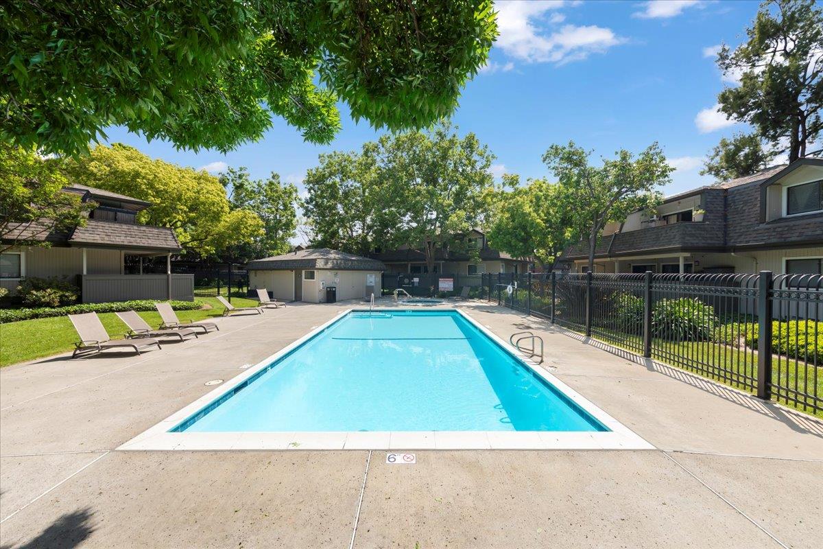 Detail Gallery Image 27 of 33 For 3310 Shadow Park Pl, San Jose,  CA 95121 - 2 Beds | 2 Baths