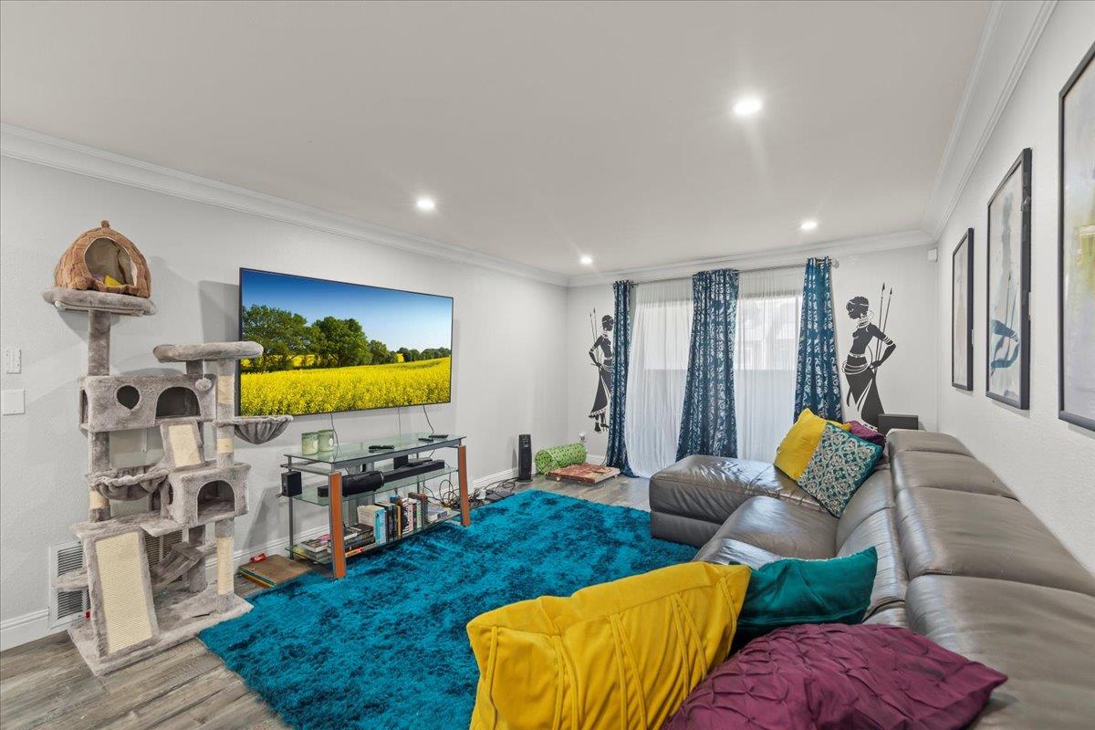 Detail Gallery Image 5 of 33 For 3310 Shadow Park Pl, San Jose,  CA 95121 - 2 Beds | 2 Baths