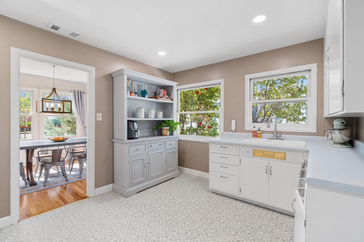 Detail Gallery Image 13 of 47 For 404 N Central Ave, Campbell,  CA 95008 - 2 Beds | 1 Baths