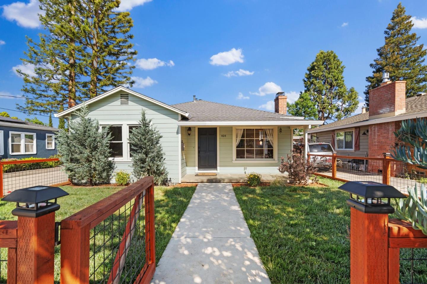 Detail Gallery Image 2 of 47 For 404 N Central Ave, Campbell,  CA 95008 - 2 Beds | 1 Baths