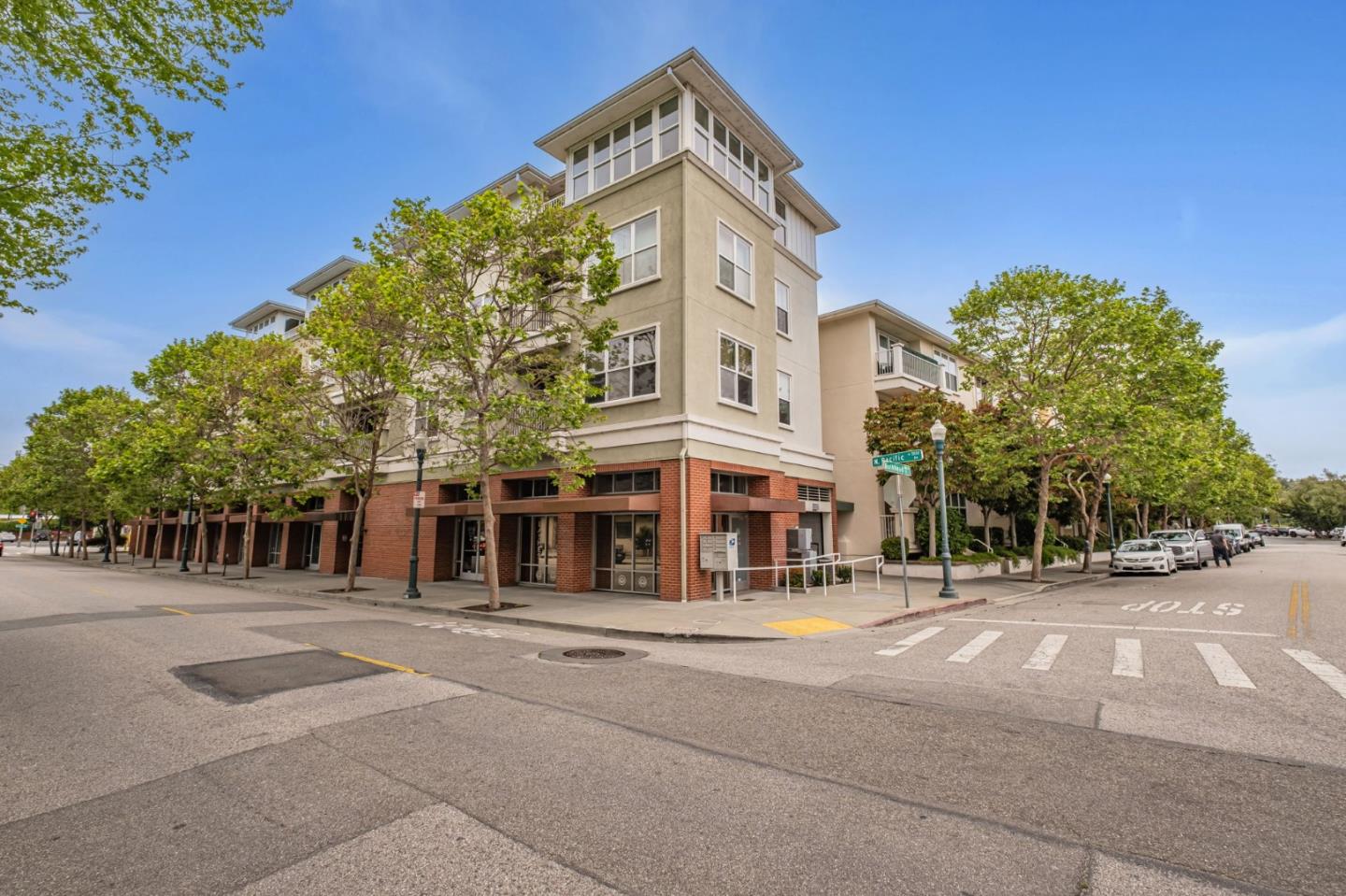 Detail Gallery Image 2 of 37 For 2030 N Pacific Ave #433,  Santa Cruz,  CA 95060 - 2 Beds | 2 Baths