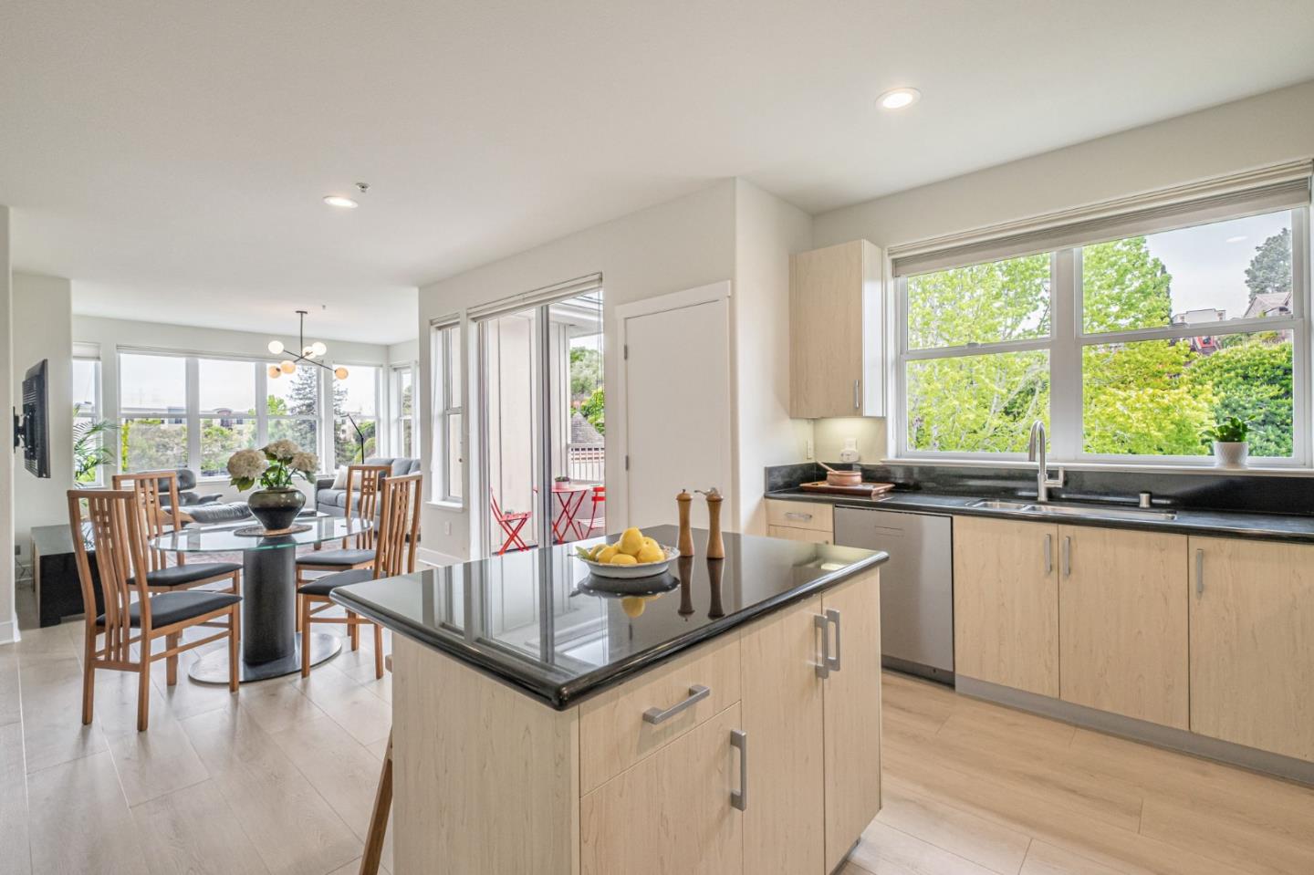 Detail Gallery Image 7 of 37 For 2030 N Pacific Ave #433,  Santa Cruz,  CA 95060 - 2 Beds | 2 Baths