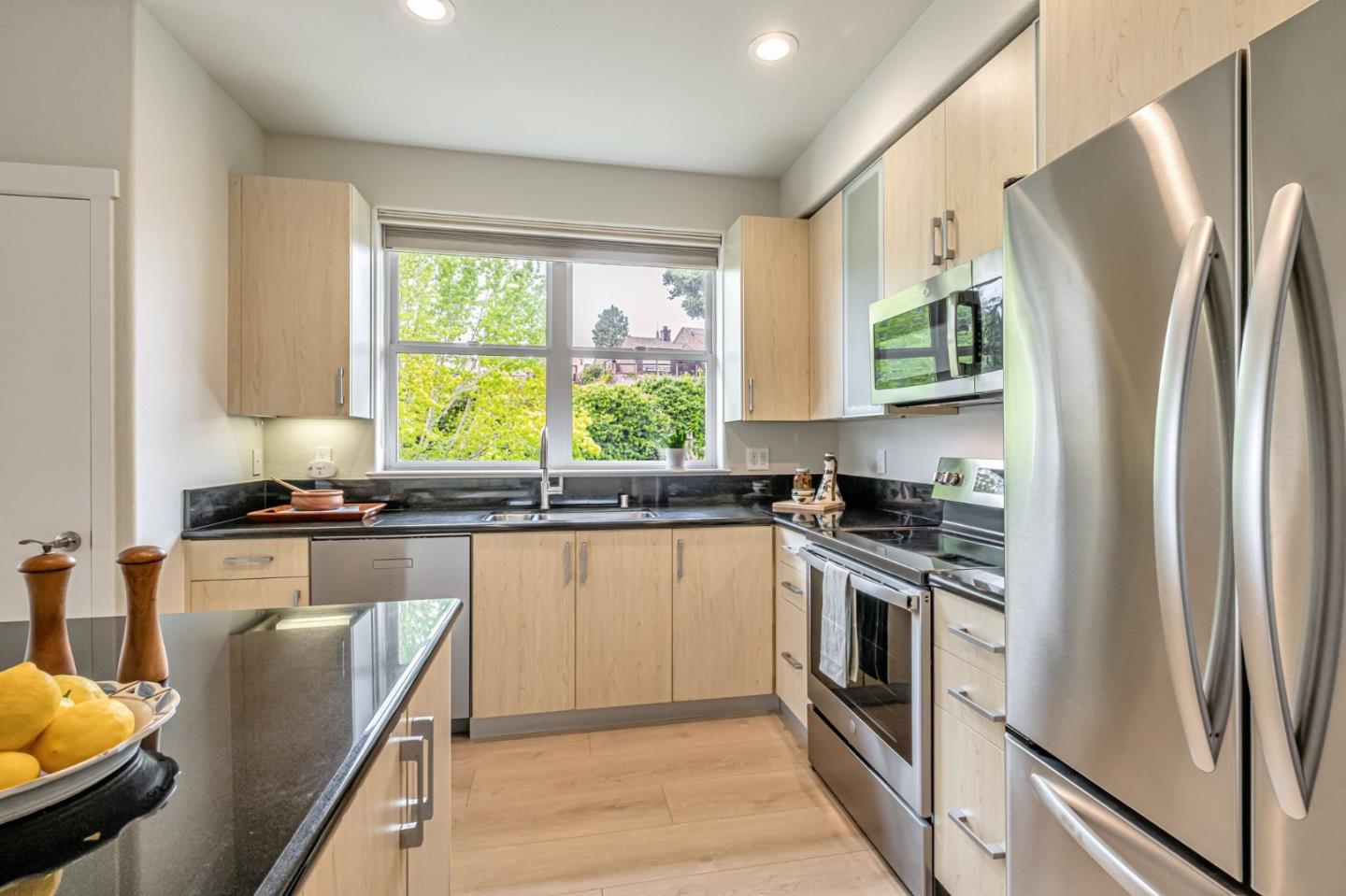 Detail Gallery Image 8 of 37 For 2030 N Pacific Ave #433,  Santa Cruz,  CA 95060 - 2 Beds | 2 Baths